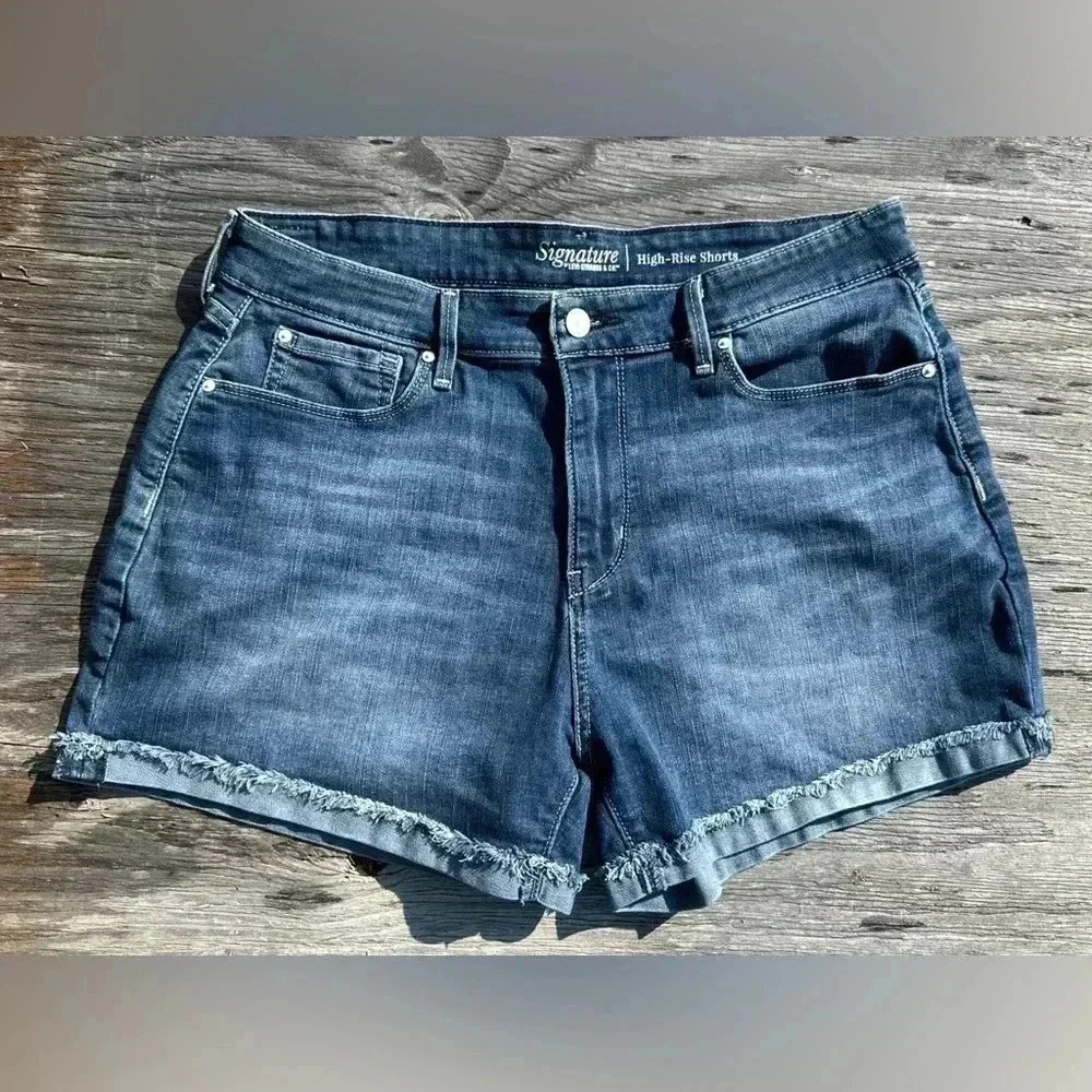 Signature Levi Strauss High Ride Jean Shorts Sz 32